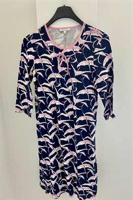 Brandtex natkjole i marine med lyserøde fugle